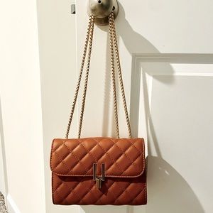 New quilted gold chain handbag